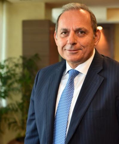 هشام عكاشة- رئيس البنك الأهلي المصري