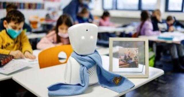 روبوت ينقذ طفلا منعه المرض من الحضور للمدرسة.. اعرف القصة